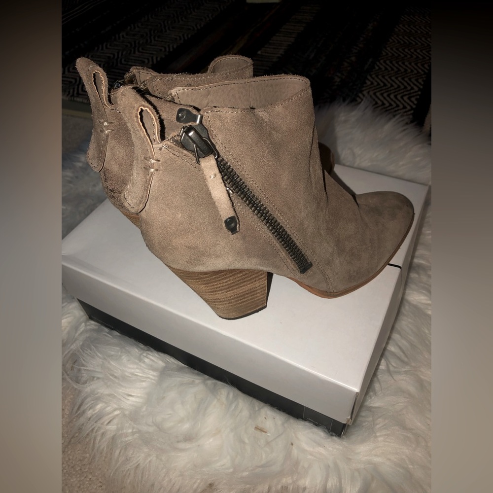 Dolce Vita Hix Almond Leather Suede Bootie / Boots